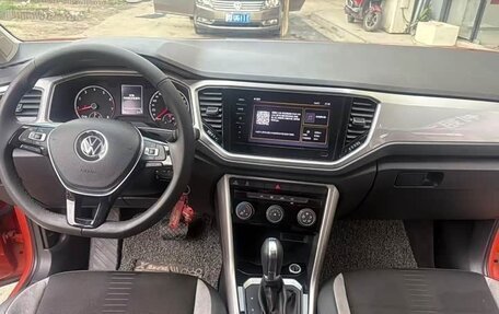 Volkswagen T-Roc I, 2021 год, 1 715 632 рублей, 9 фотография