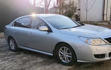 Renault Latitude I, 2011 год, 910 000 рублей, 2 фотография