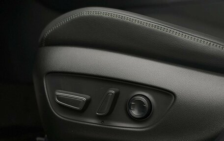 Toyota RAV4, 2025 год, 4 090 000 рублей, 21 фотография