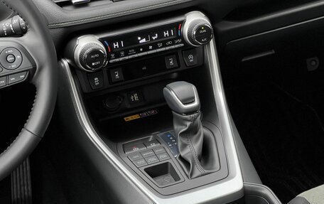 Toyota RAV4, 2025 год, 4 090 000 рублей, 17 фотография