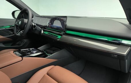 BMW 5 серия, 2025 год, 12 000 000 рублей, 9 фотография