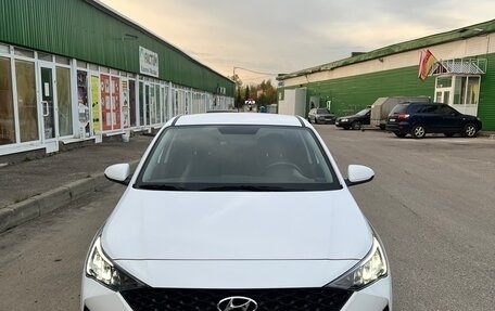 Hyundai Solaris II рестайлинг, 2021 год, 1 850 000 рублей, 3 фотография