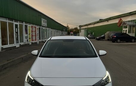 Hyundai Solaris II рестайлинг, 2021 год, 1 850 000 рублей, 4 фотография