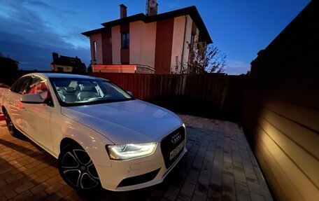 Audi A4, 2012 год, 2 450 000 рублей, 2 фотография