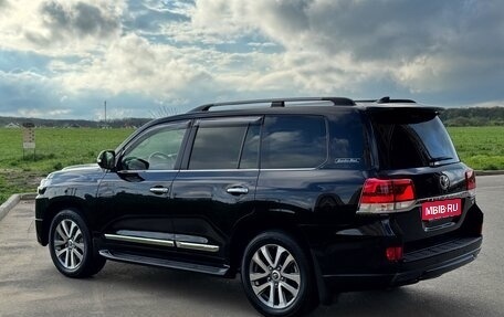 Toyota Land Cruiser 200, 2017 год, 10 300 000 рублей, 7 фотография