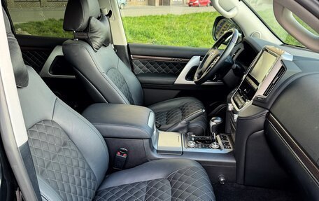 Toyota Land Cruiser 200, 2017 год, 10 300 000 рублей, 12 фотография