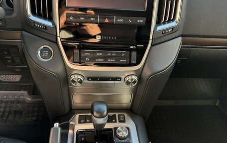 Toyota Land Cruiser 200, 2017 год, 10 300 000 рублей, 14 фотография