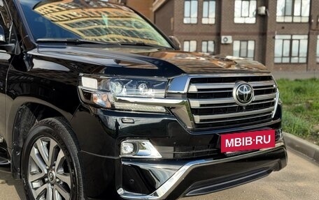 Toyota Land Cruiser 200, 2017 год, 10 300 000 рублей, 9 фотография