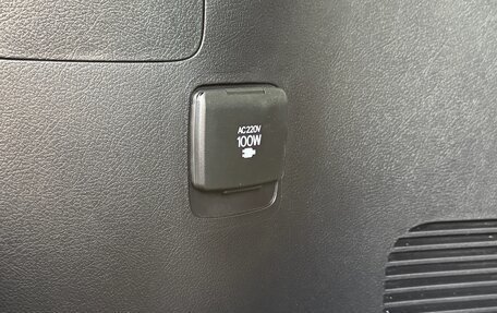 Toyota Land Cruiser 200, 2017 год, 10 300 000 рублей, 24 фотография