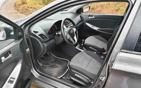 Hyundai Solaris II рестайлинг, 2011 год, 655 000 рублей, 10 фотография