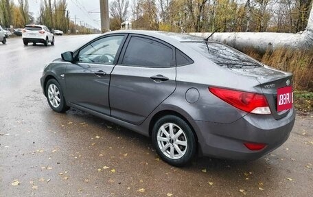 Hyundai Solaris II рестайлинг, 2011 год, 655 000 рублей, 2 фотография