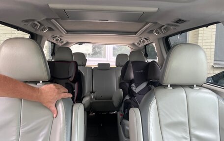 Toyota Sienna III, 2011 год, 2 000 000 рублей, 6 фотография