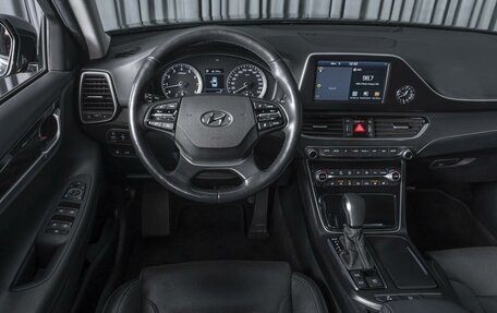 Hyundai Grandeur, 2018 год, 2 777 000 рублей, 13 фотография