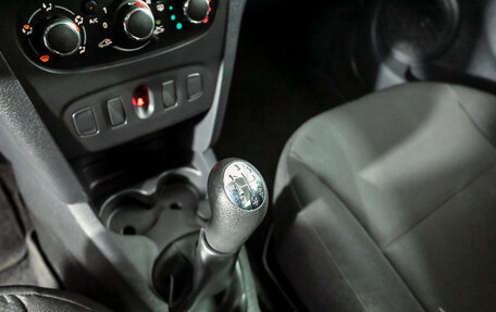 Renault Logan II, 2016 год, 799 000 рублей, 14 фотография