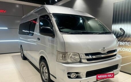 Toyota HiAce H200, 2011 год, 1 600 000 рублей, 3 фотография