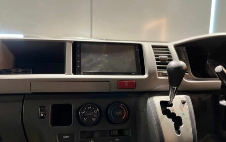 Toyota HiAce H200, 2011 год, 1 600 000 рублей, 14 фотография