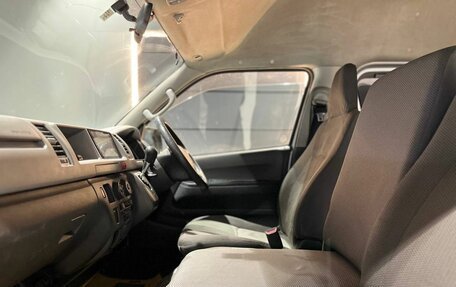 Toyota HiAce H200, 2011 год, 1 600 000 рублей, 15 фотография