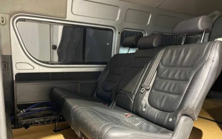 Toyota HiAce H200, 2011 год, 1 600 000 рублей, 18 фотография