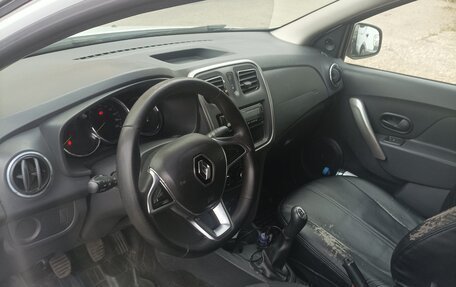 Renault Logan II, 2020 год, 700 000 рублей, 3 фотография