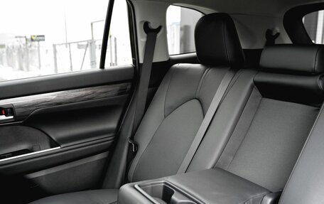 Toyota Highlander, 2025 год, 6 400 000 рублей, 8 фотография