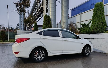 Hyundai Solaris II рестайлинг, 2016 год, 890 000 рублей, 3 фотография