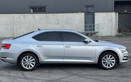 Skoda Superb III рестайлинг, 2021 год, 1 800 000 рублей, 6 фотография