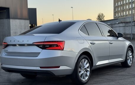 Skoda Superb III рестайлинг, 2021 год, 1 800 000 рублей, 5 фотография