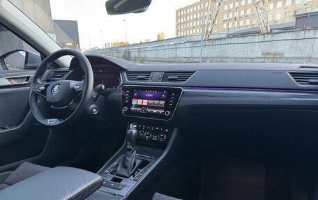 Skoda Superb III рестайлинг, 2021 год, 1 800 000 рублей, 14 фотография