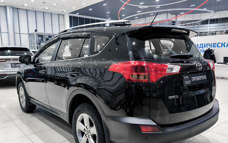Toyota RAV4, 2015 год, 1 850 000 рублей, 8 фотография
