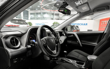 Toyota RAV4, 2015 год, 1 850 000 рублей, 20 фотография