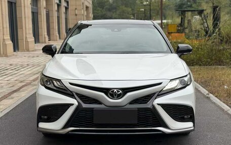 Toyota Camry, 2022 год, 2 320 000 рублей, 2 фотография