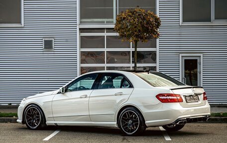 Mercedes-Benz E-Класс, 2011 год, 1 495 000 рублей, 4 фотография