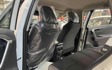 Toyota RAV4, 2025 год, 3 200 000 рублей, 9 фотография