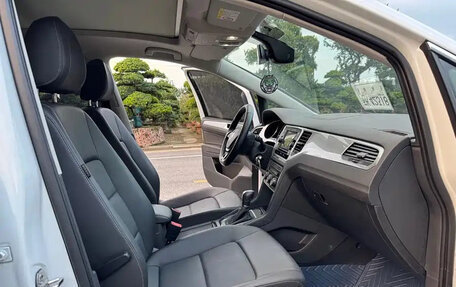 Volkswagen Golf VII, 2019 год, 990 000 рублей, 7 фотография