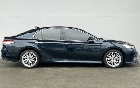 Toyota Camry, 2018 год, 2 540 000 рублей, 4 фотография