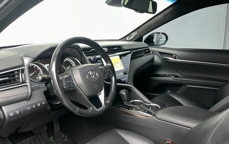 Toyota Camry, 2018 год, 2 540 000 рублей, 10 фотография