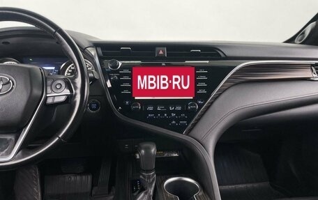 Toyota Camry, 2018 год, 2 540 000 рублей, 16 фотография