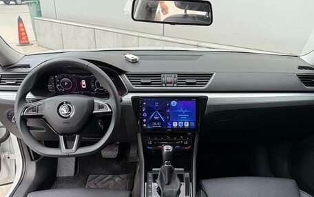 Skoda Superb III рестайлинг, 2022 год, 2 100 005 рублей, 9 фотография