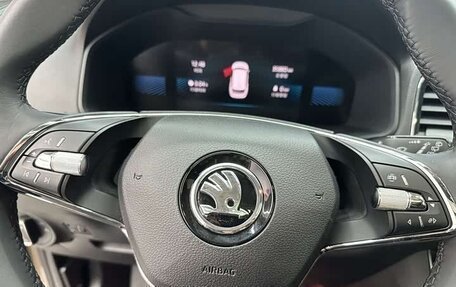 Skoda Karoq I, 2022 год, 2 230 000 рублей, 8 фотография