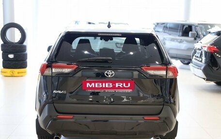 Toyota RAV4, 2020 год, 2 650 000 рублей, 8 фотография