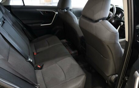 Toyota RAV4, 2020 год, 2 650 000 рублей, 15 фотография