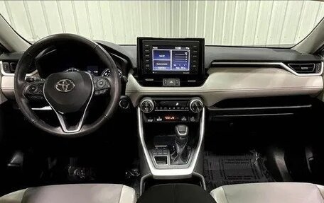 Toyota RAV4, 2022 год, 3 450 000 рублей, 8 фотография