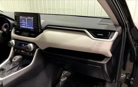 Toyota RAV4, 2022 год, 3 450 000 рублей, 9 фотография