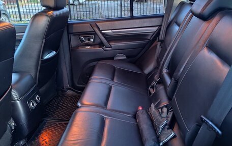 Mitsubishi Pajero IV, 2010 год, 1 800 000 рублей, 10 фотография