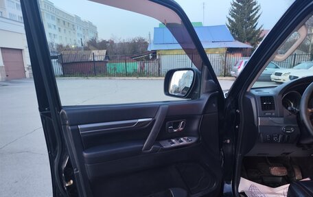 Mitsubishi Pajero IV, 2010 год, 1 800 000 рублей, 13 фотография