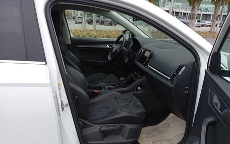 Skoda Karoq I, 2021 год, 2 410 000 рублей, 9 фотография