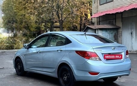 Hyundai Solaris II рестайлинг, 2012 год, 675 000 рублей, 3 фотография