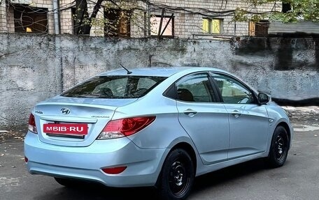 Hyundai Solaris II рестайлинг, 2012 год, 675 000 рублей, 4 фотография