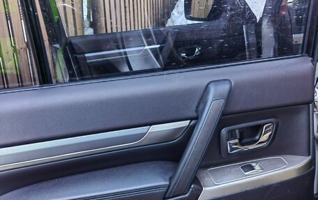 Mitsubishi Pajero IV, 2014 год, 2 900 000 рублей, 3 фотография