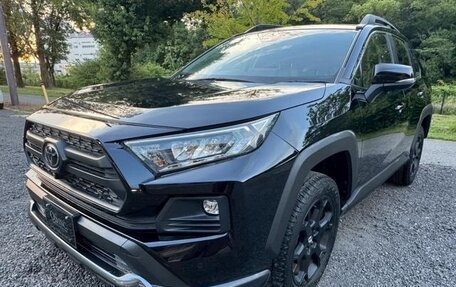 Toyota RAV4, 2022 год, 2 650 000 рублей, 3 фотография